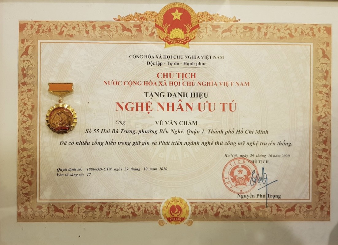 NGHỆ NHÂN GIÀY VŨ CHẦM